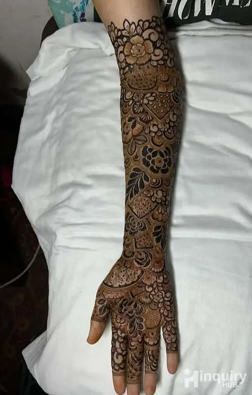 Ifra  Mehndi Artists