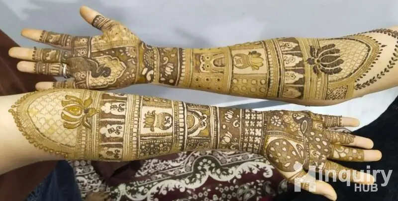 Khushii Mehndi Artist