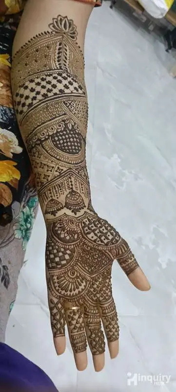 Pramila Mehndi Artist