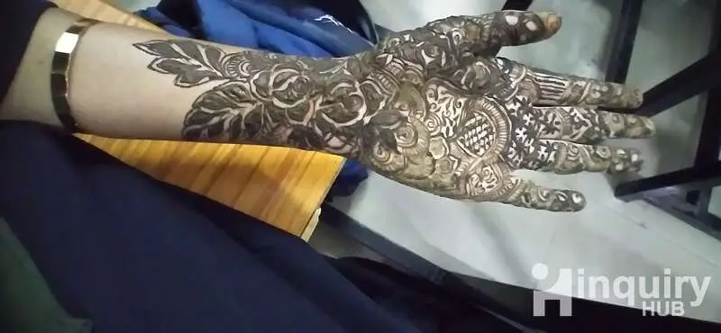 Afreen Saba Mehandi Artist