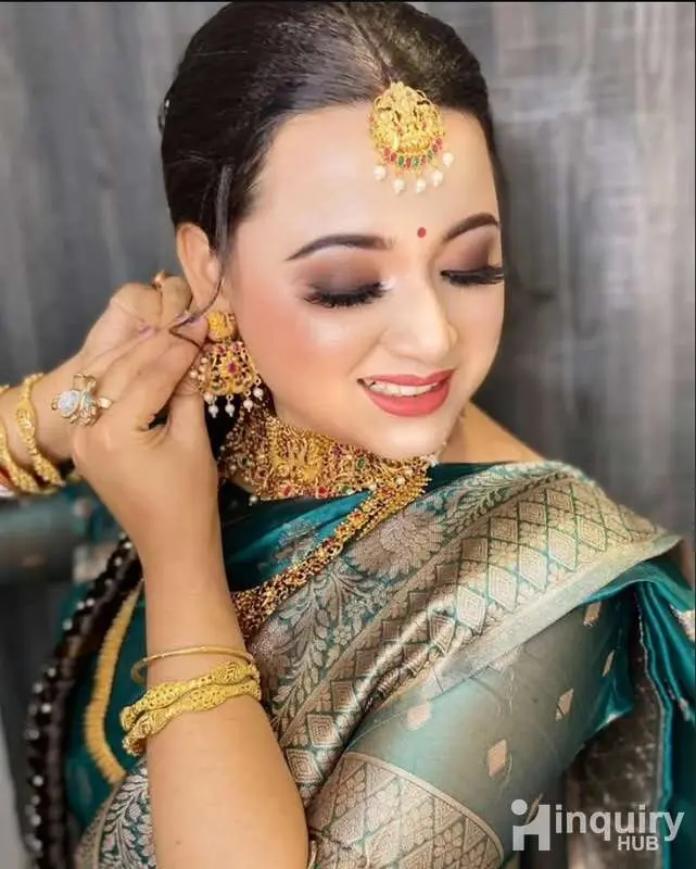 Debotri's Beauty Castle  Makeupartist Debotri