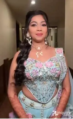 Mahira Mekup Artist