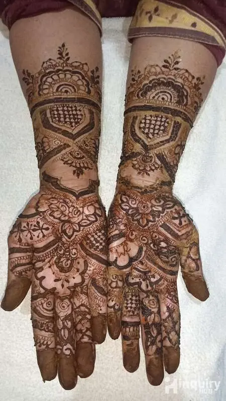 Ayesha Khan Mehndi Artists