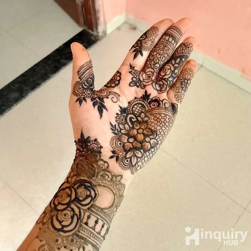 Shanu  Mehndi Artits