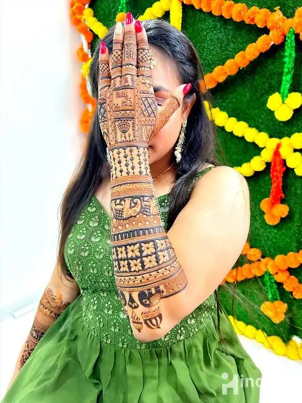 Ritunailsnmehndi