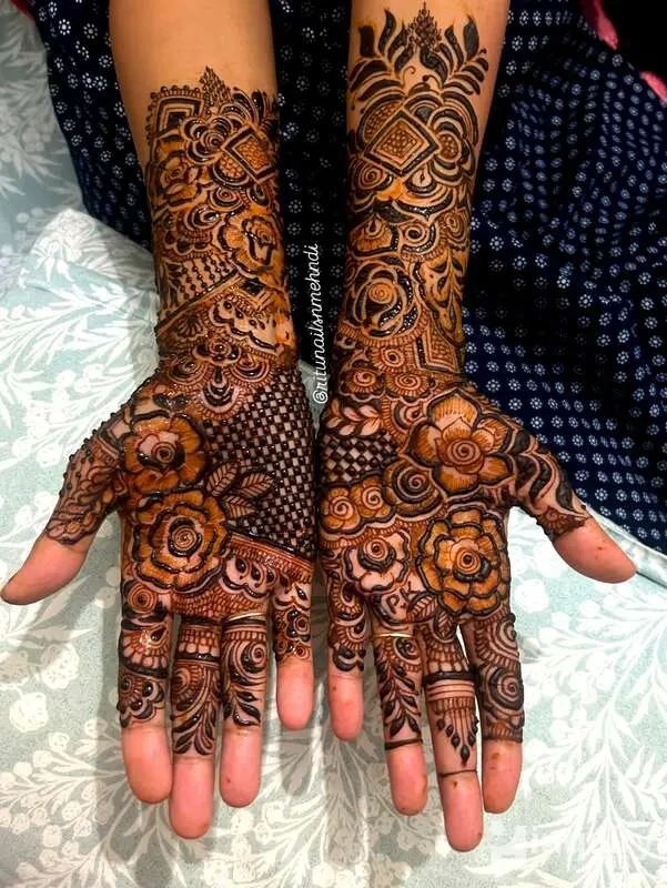 Ritunailsnmehndi