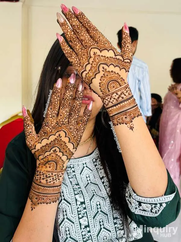 Ritunailsnmehndi