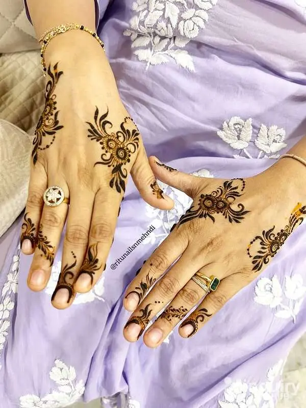 Ritunailsnmehndi