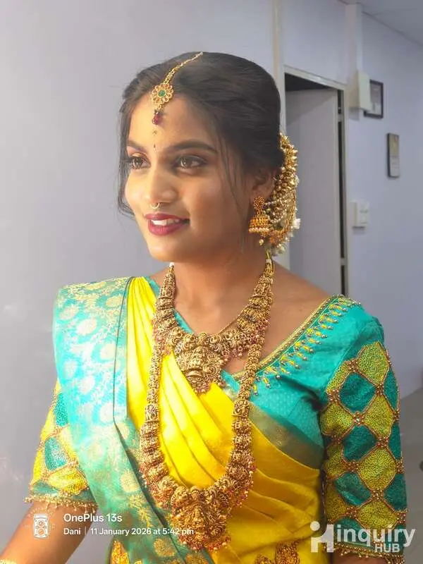 Make Up Artist Narmada