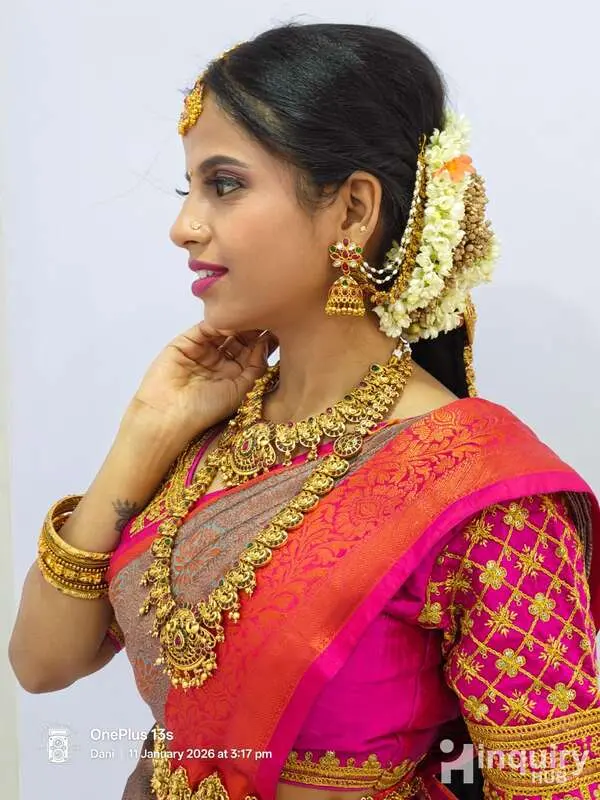 Make Up Artist Narmada