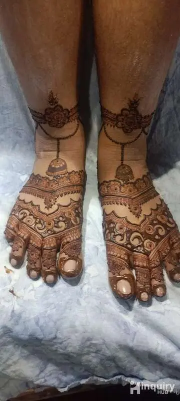 Aashka Mehndi Artist