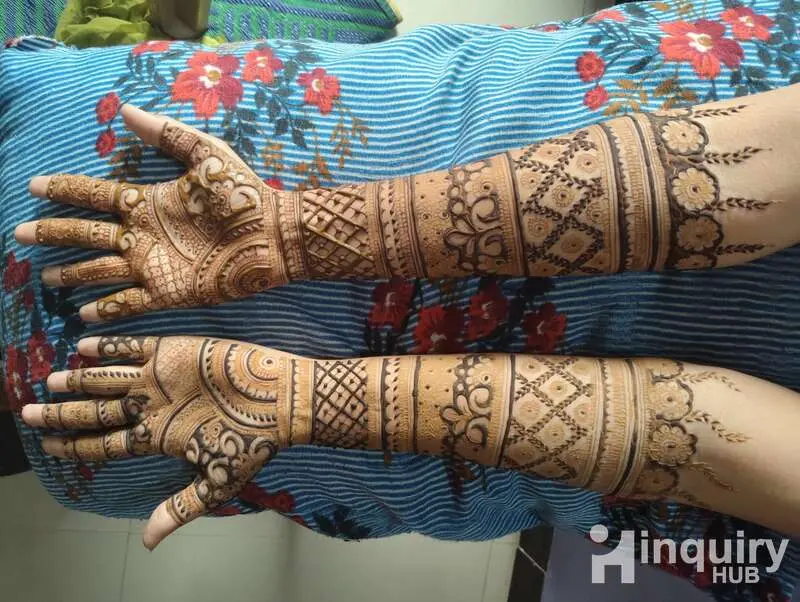 Aashka Mehndi Artist