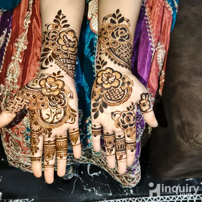Aashka Mehndi Artist
