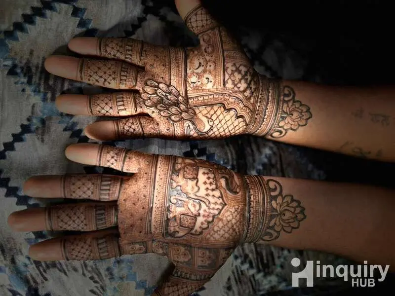 Aashka Mehndi Artist