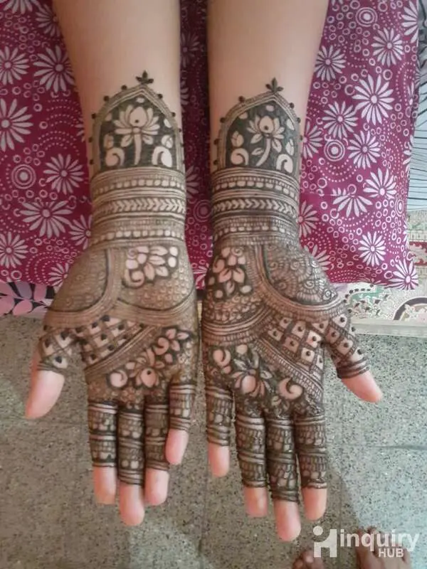 Mehndi Artist Shivani