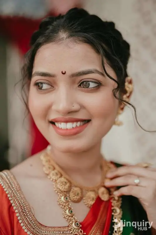 Idhate Dhanashri Vijay Makeup Artist