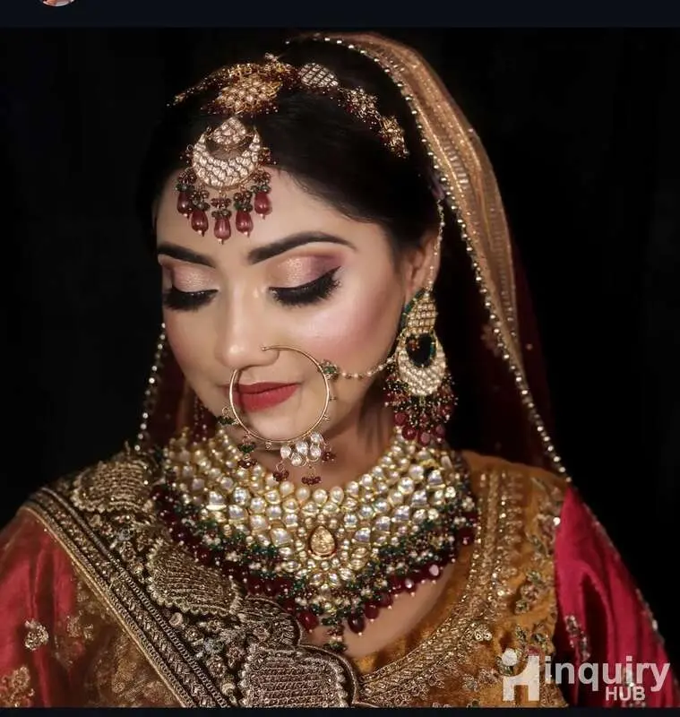I'm Professional Makeup Artist  Celebrity Artist