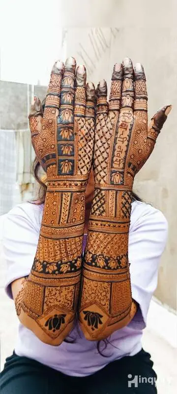 Sejal  Mehndi Artists
