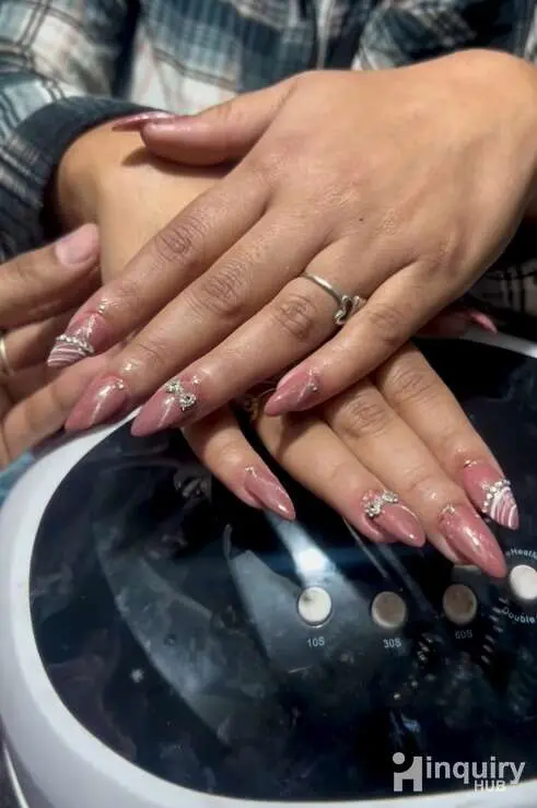 Heenaz Unisex Salon