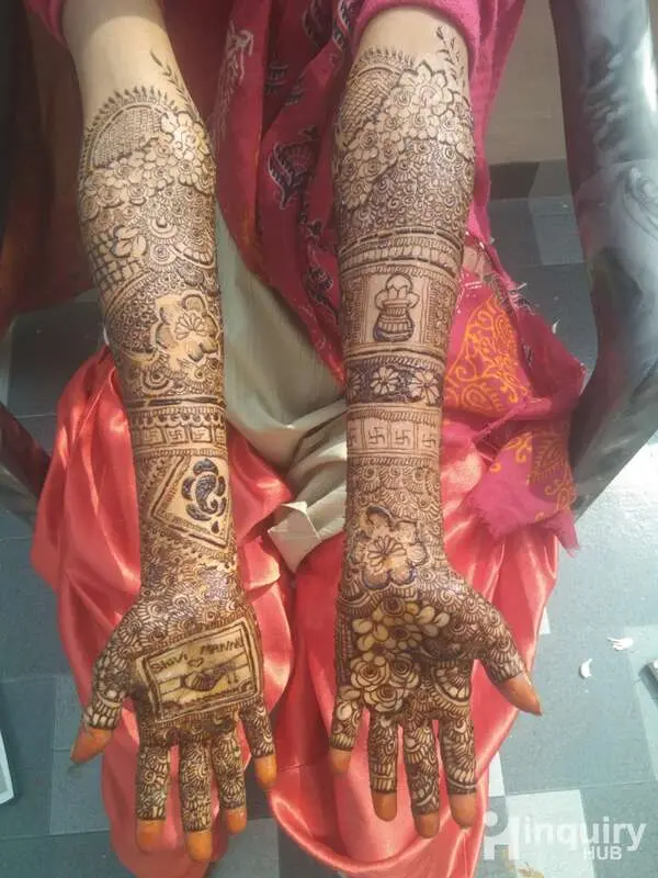 Mehndi Artist Saniya