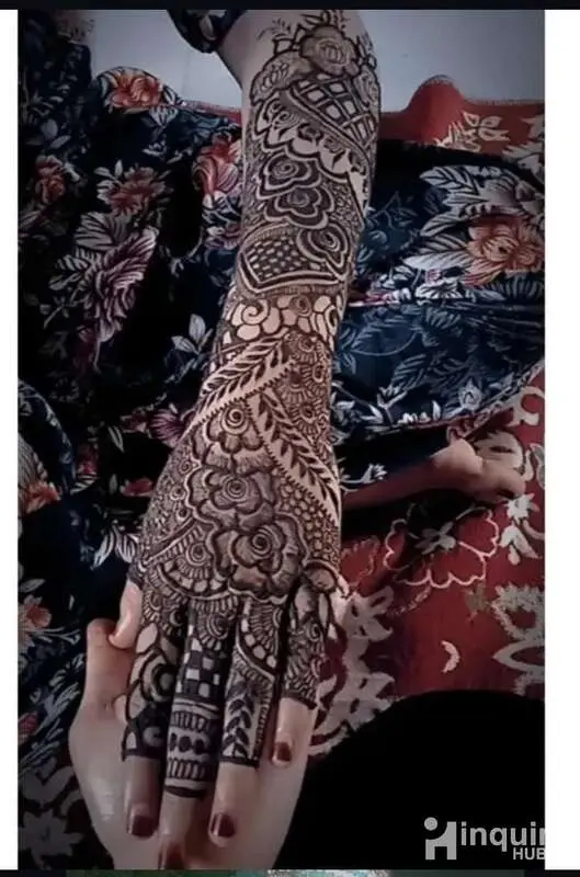 Mehndi Artist Saniya