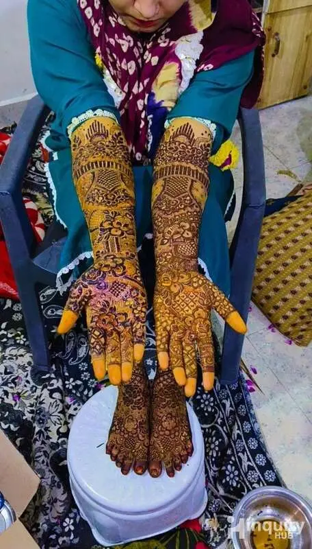 Mehndi Artist Saniya