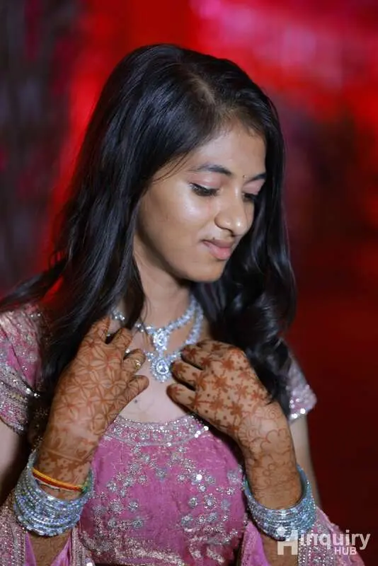 Akhi Makeup Artist