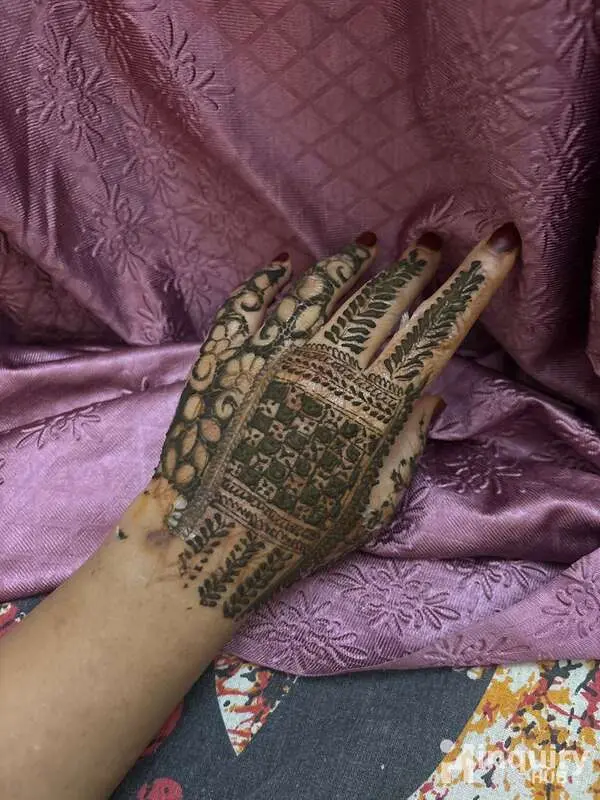 Apuu Mehendiiii 06