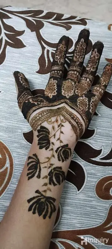 Apuu Mehendiiii 06