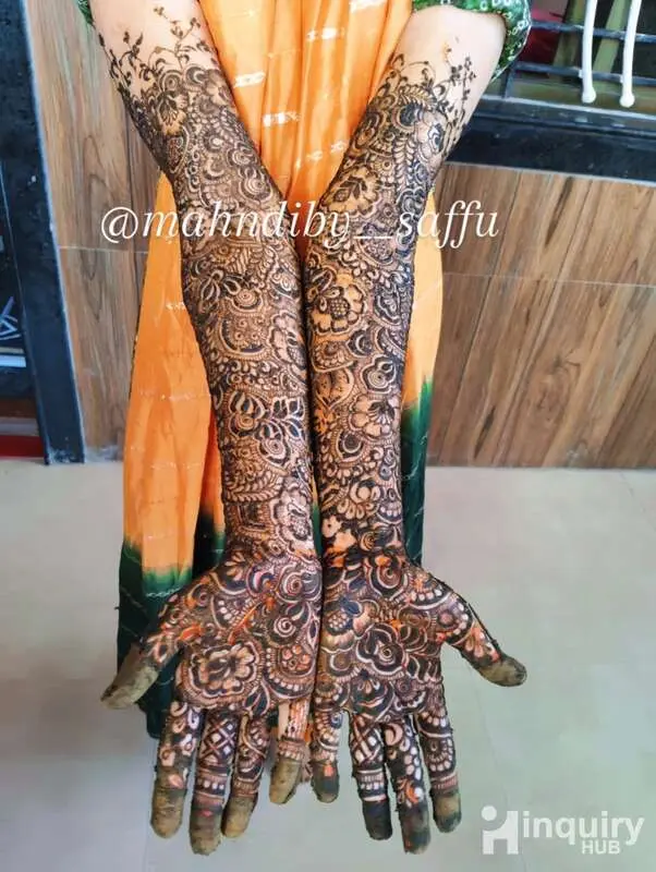 Mehndi Artist Safiya