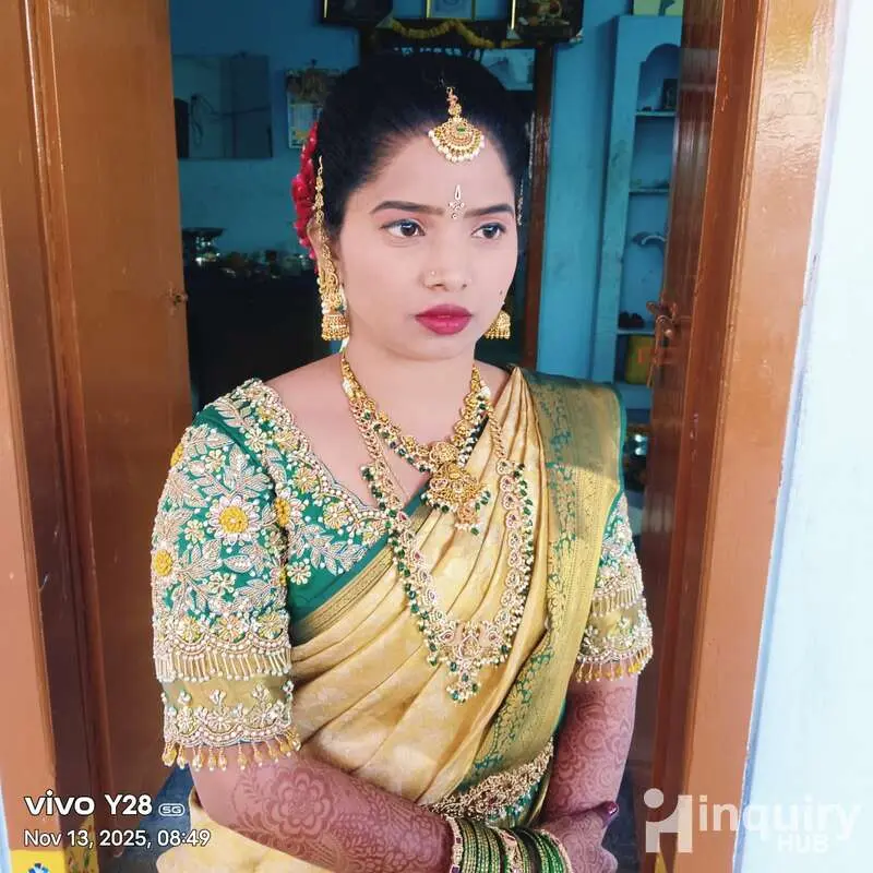 Sravanthi Mogli Makeup Artist