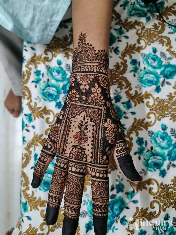 Shehnaz Mehndi Arist