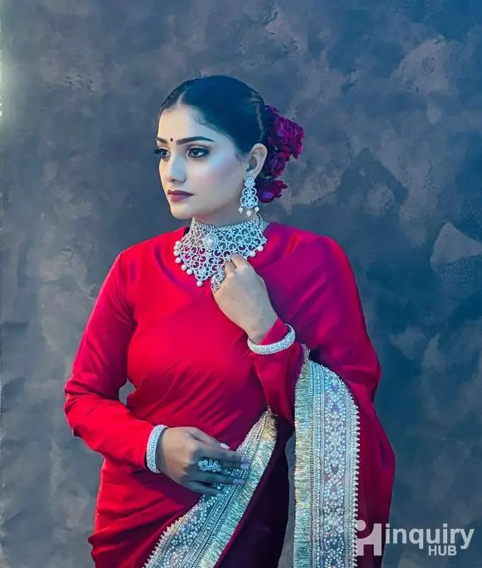 Makeup Artist   Hairstylist