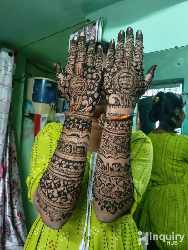 Priya Mehndi Artistic