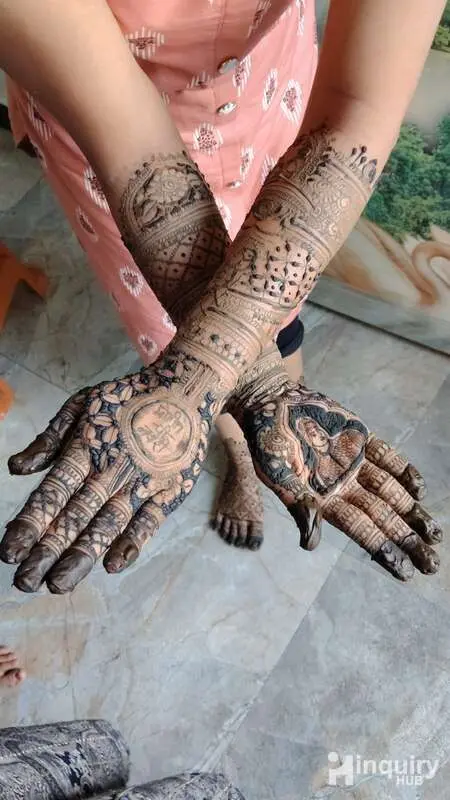 Priya Mehndi Artistic
