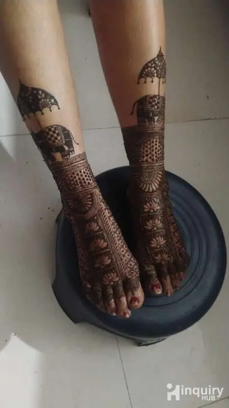 Anshika Mehndi Artist