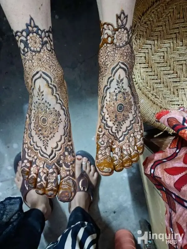 Kulsum Mehndi Artist