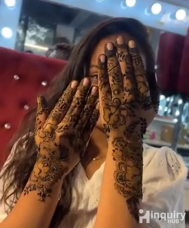 Zunaira Mehdi Artist