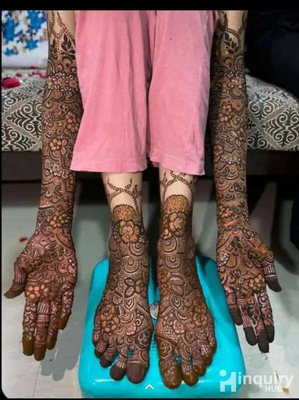 Kaynat Firoz Mehndi Art