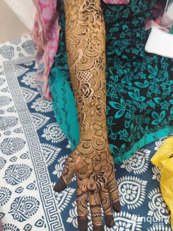 Zainab Fatima Mehndi Artist