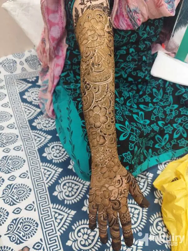 Zainab Fatima Mehndi Artist