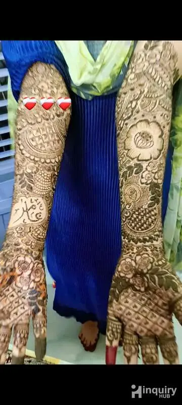 Arshi Mehndi Artist