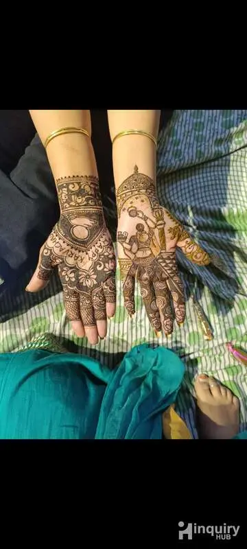Arshi Mehndi Artist