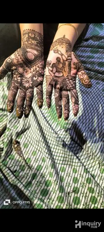 Arshi Mehndi Artist