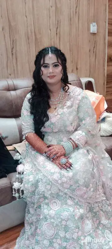 Akanksha Makeover Artist
