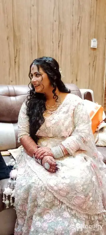 Akanksha Makeover Artist
