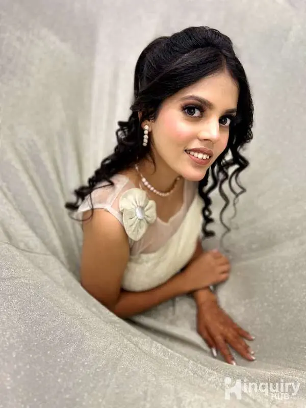 Akanksha Makeover Artist