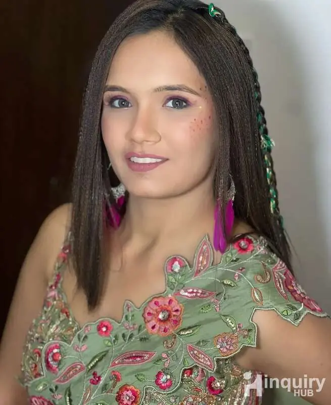 Sakshi  Artist