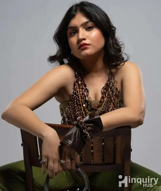 Sakshi  Artist