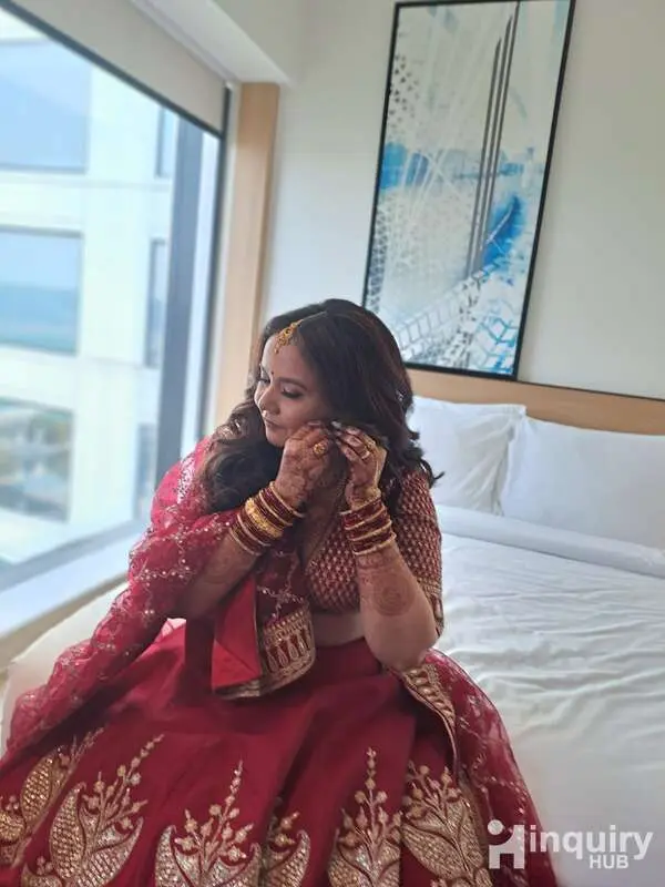 Sakshi  Artist